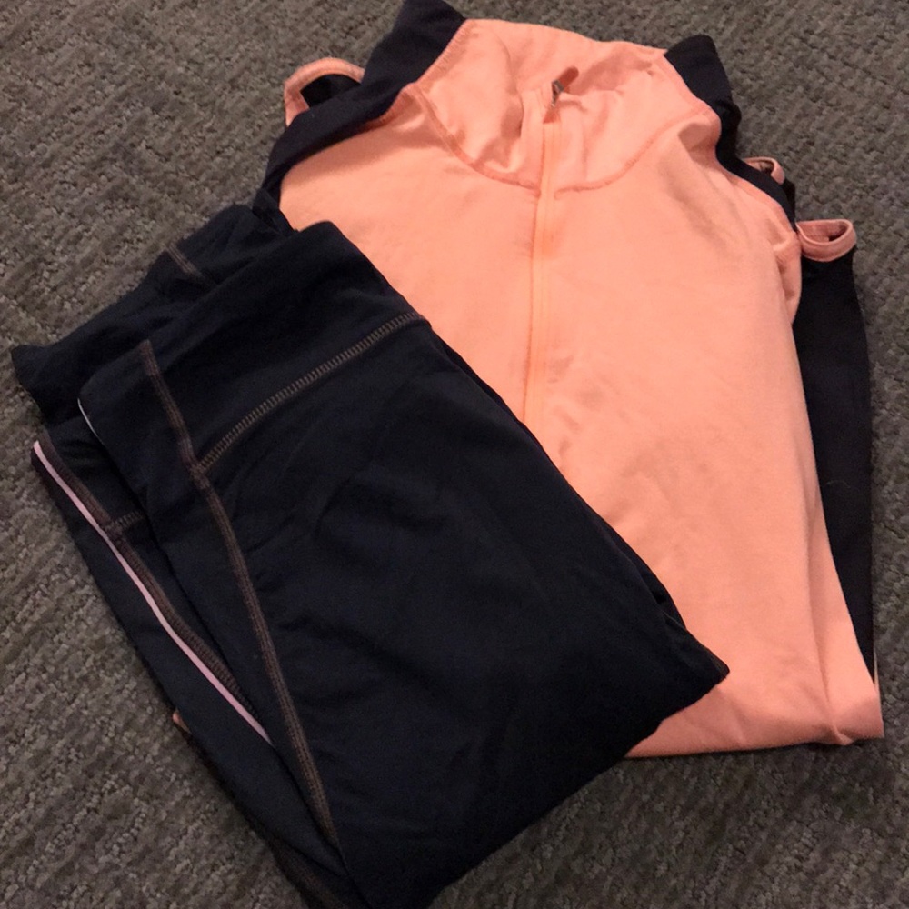 Gapfit Half Zip Pullover & Matching Capris - Small - image 2